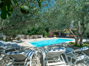 Luxurious Holiday Home with private pool Wellness Spa